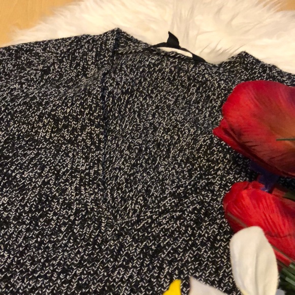 🌺V neck SHASTA chunky side slit sweater 🌺 - Picture 4 of 8